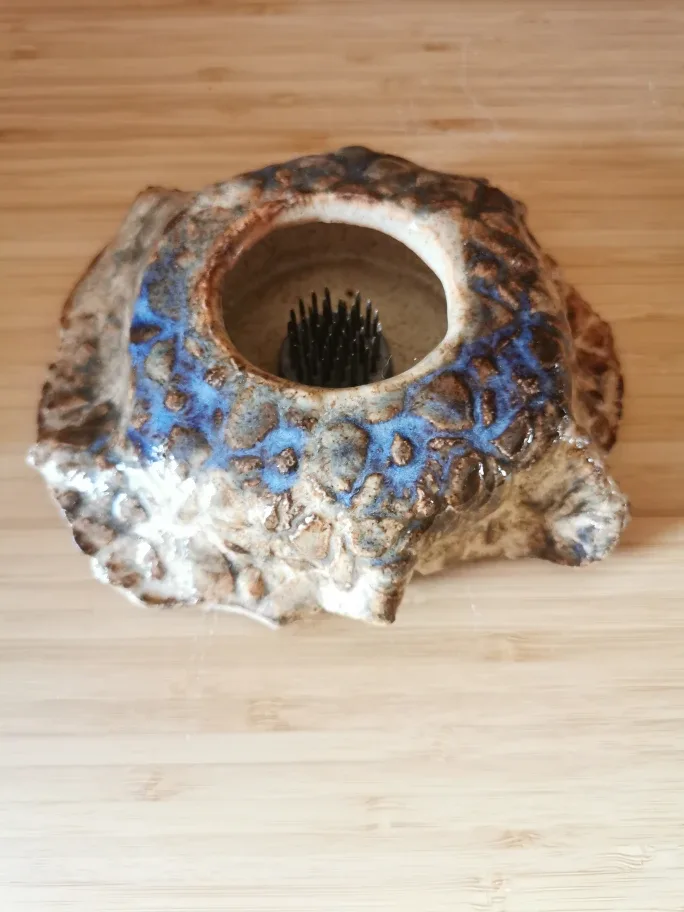 Vintage Japanese Ikebana Vase With Flower Frog image indicator(6)