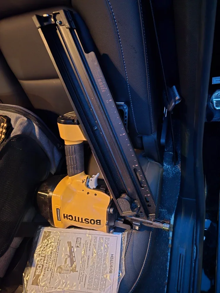 Bostitch F21PL Pneumatic Stick Nailer