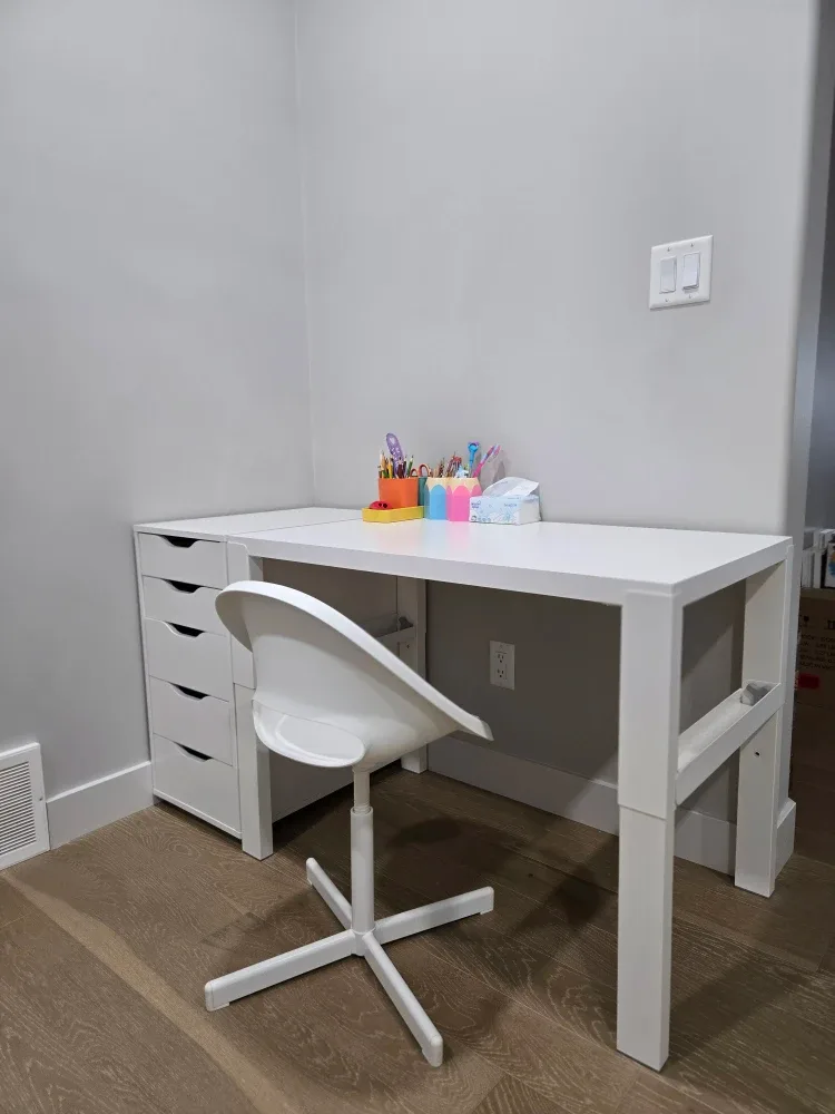 IKEA Desk with Alex Drawer Unit image indicator(2)