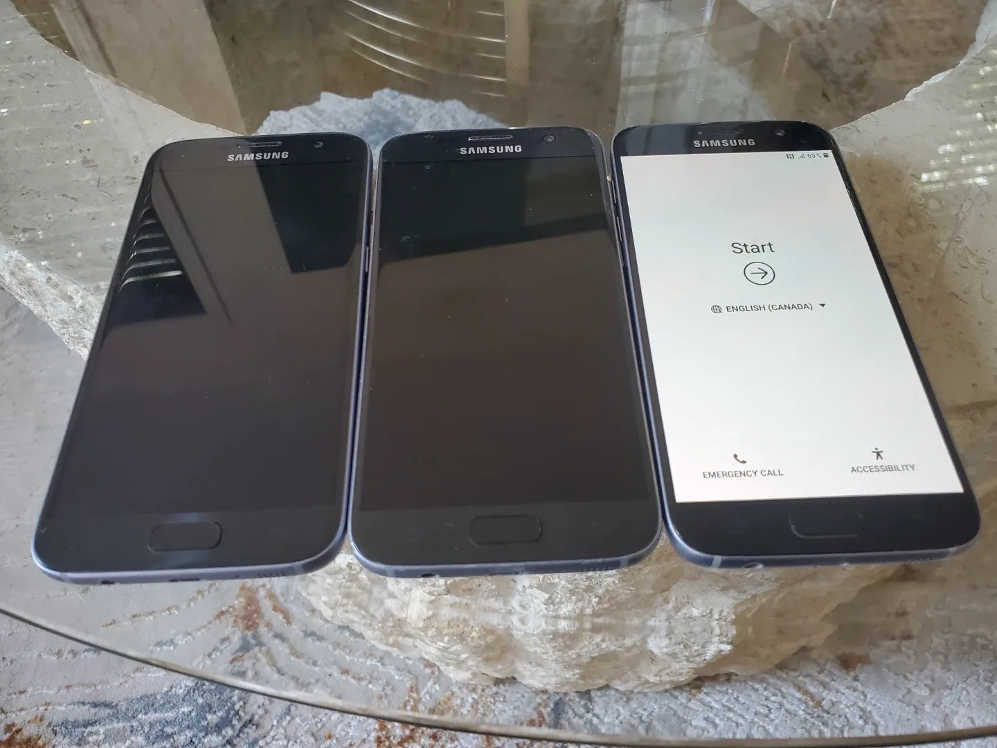 Samsung Galaxy S7 32gb storage. Unlocked & Clean image indicator(8)