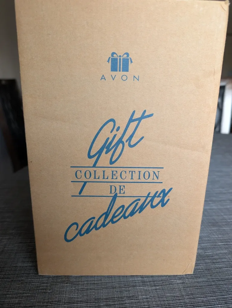 Avon Gift Collection Snowman Figurine image indicator(2)