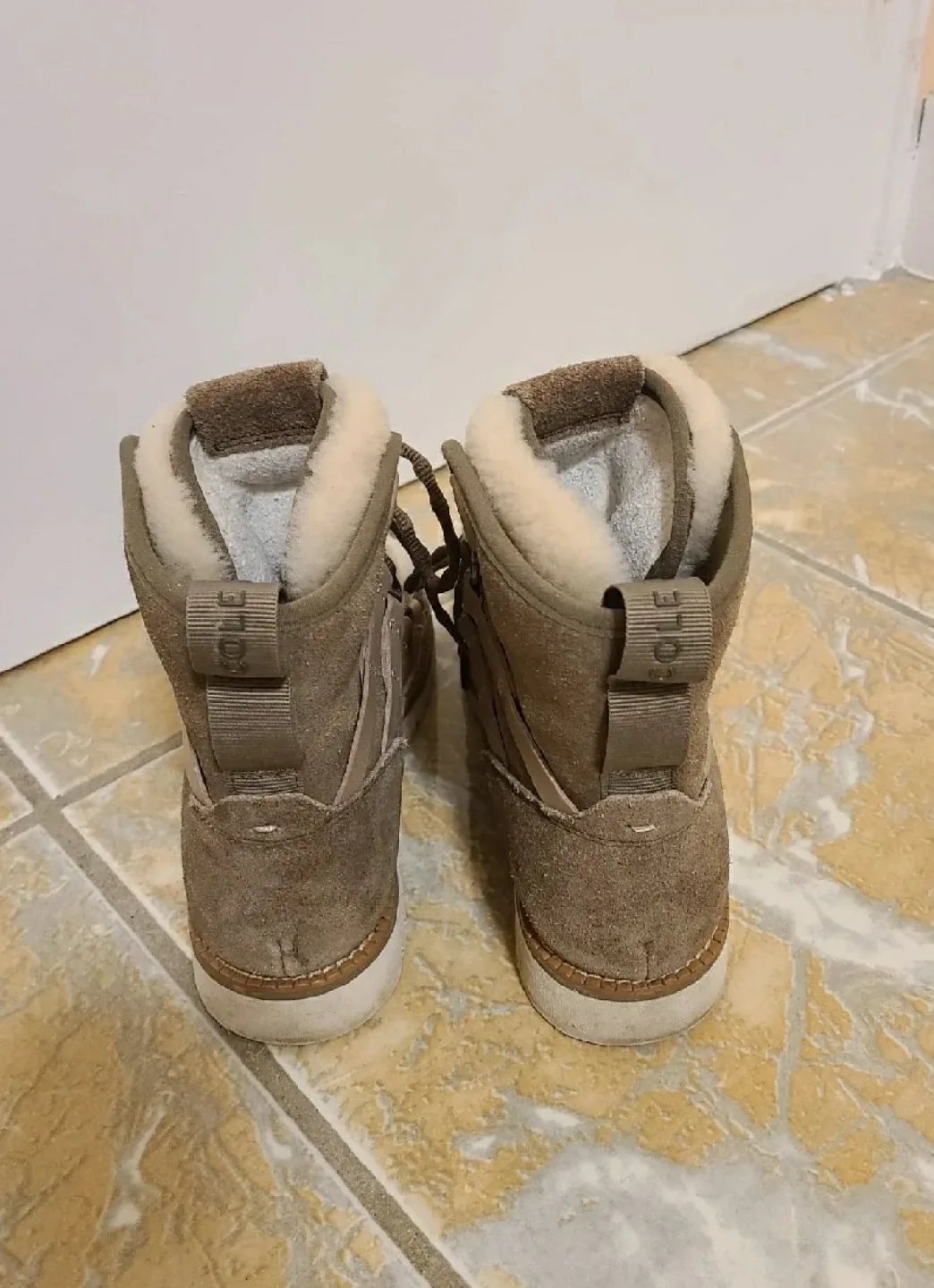 Waterproof Boots - Size 6 1/2 🥕 image indicator(7)