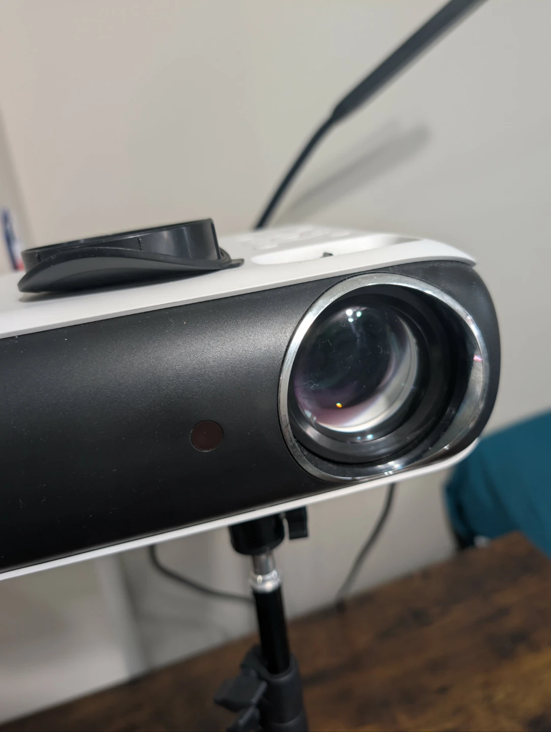 HAPPRUN White Projector with Tripod - photo 4