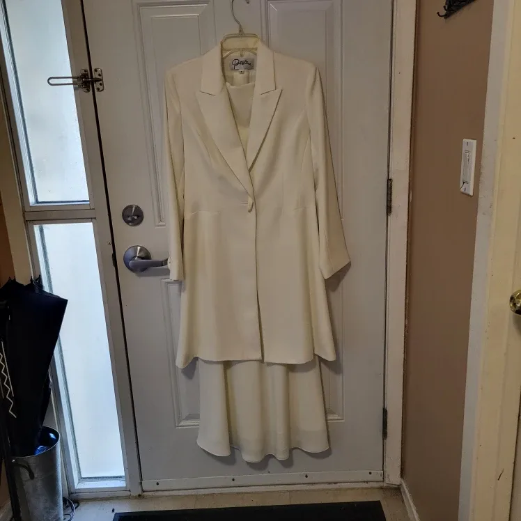 Worn Once- Pristine Dress and Jacket Set - Size 8