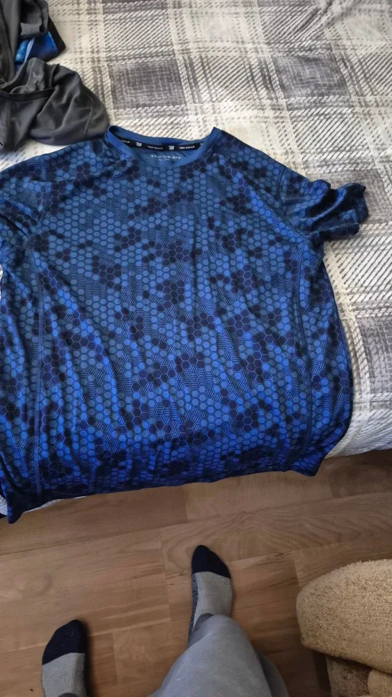 Mens Tshirts image indicator(3)