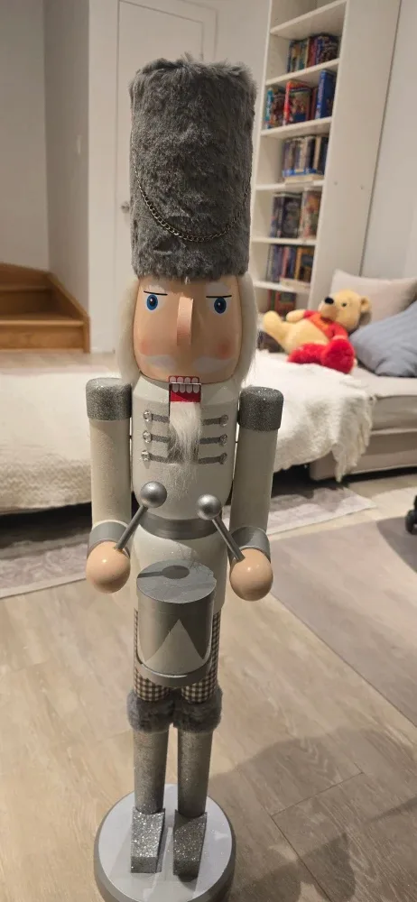 Nutcracker Figurine - Grey and White image indicator(5)