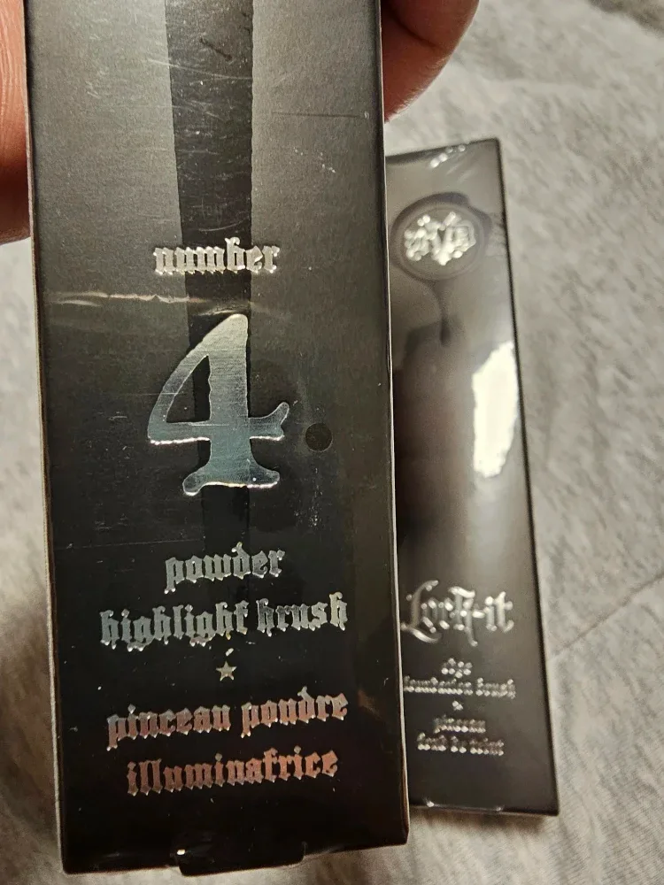 New KVD Vegan Beauty Brush Set image indicator(2)