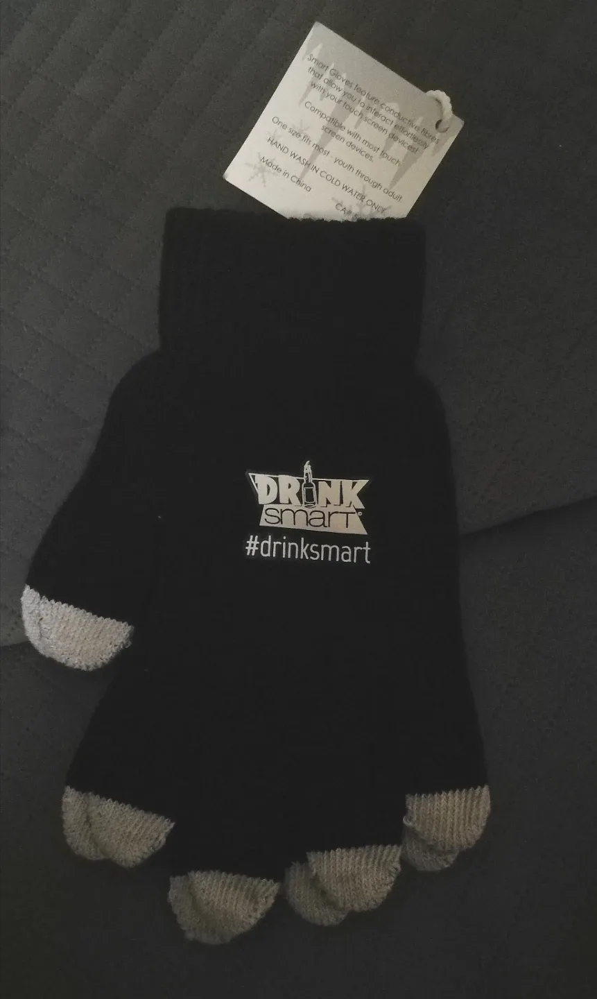 Warm Beanie and Smart Gloves Set image indicator(3)