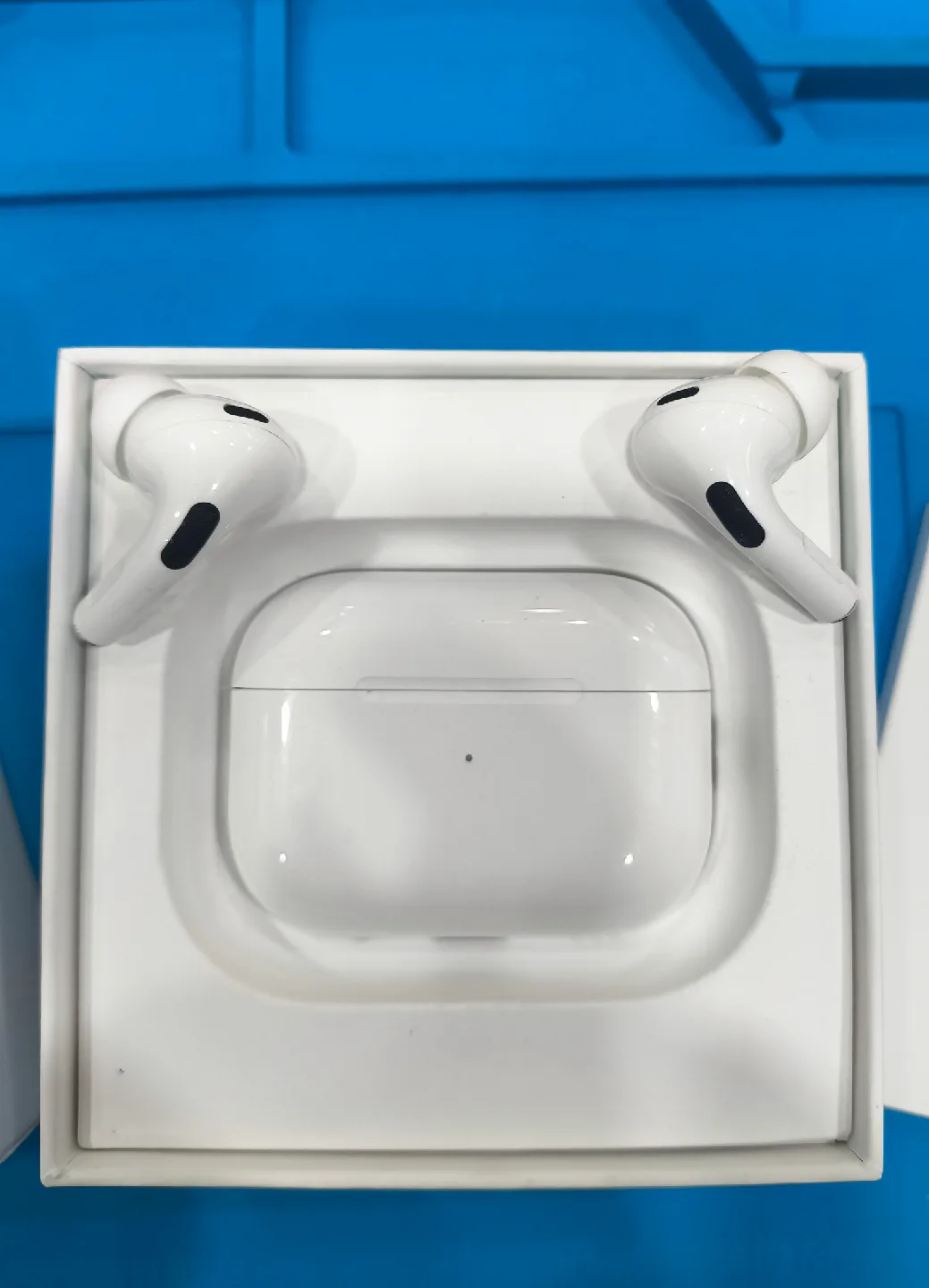 AirPods 2 Pro image indicator(4)