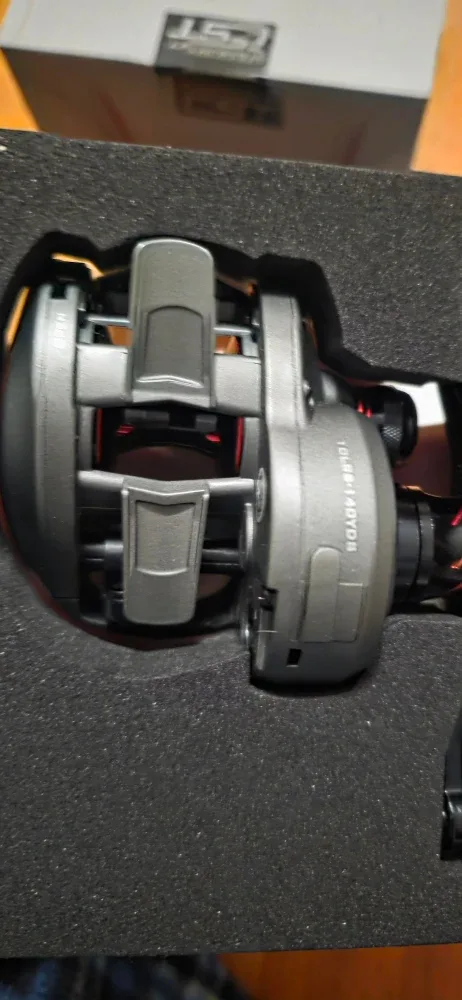 KastKing Baitcasting Reel - Like New! image indicator(4)
