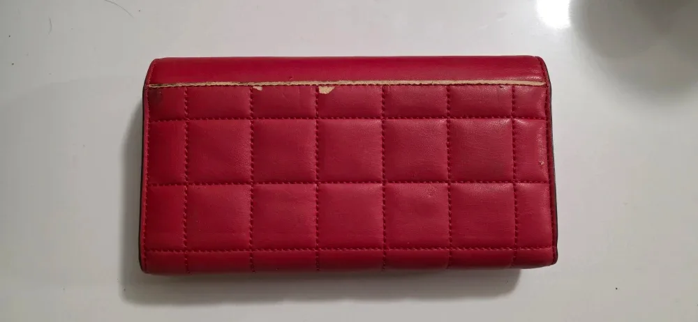 Michael Kors Red Wallet image indicator(3)