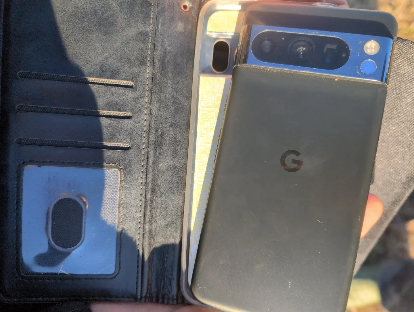 Google Pixel 7 Pro Phone image indicator(3)