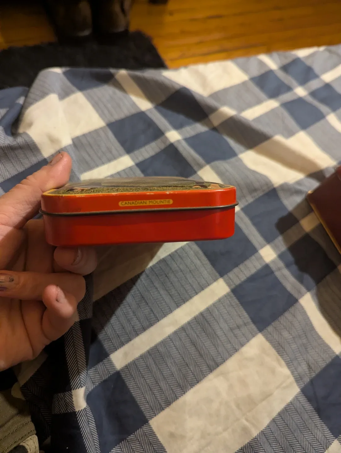 Canadian Mountie Tin image indicator(2)