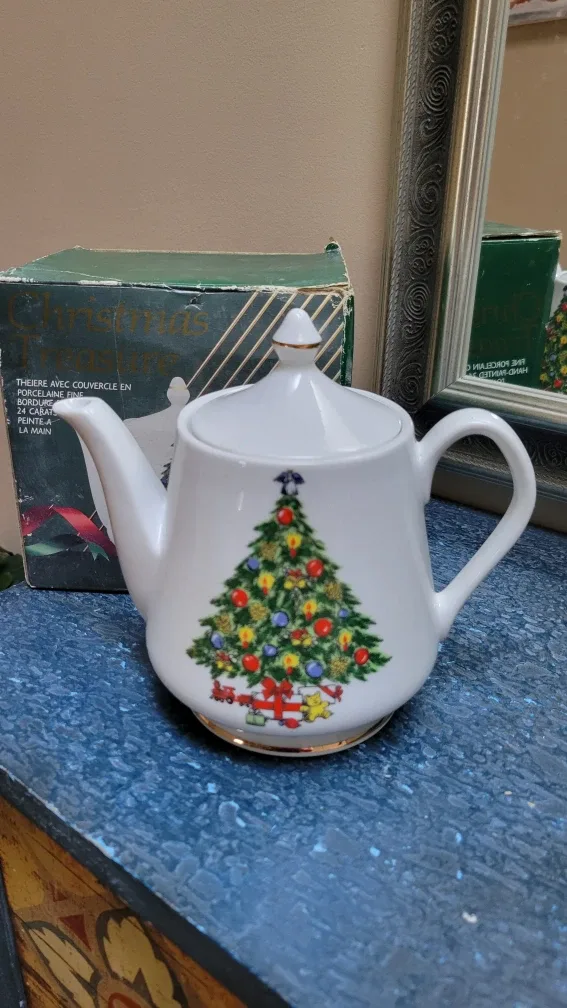 Vintage Fine Porcelain Christmas Teapot MadeInJapan 24K GoldTrim