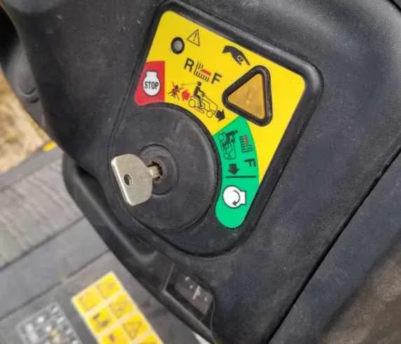 Remington 16.5 HP 42" Riding Lawn Mower image indicator(2)