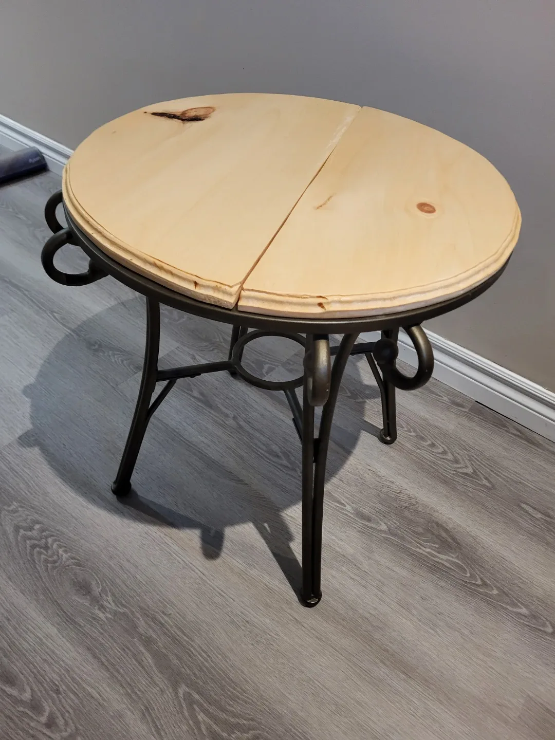 Small Round Wooden Side Table with Metal Base image indicator(2)