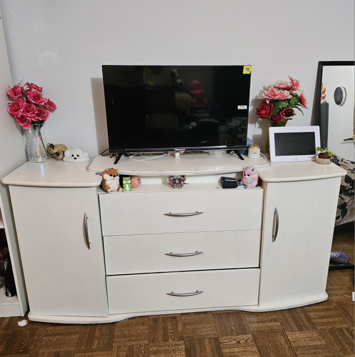 White Wooden Cabinet with Drawers - photo 4