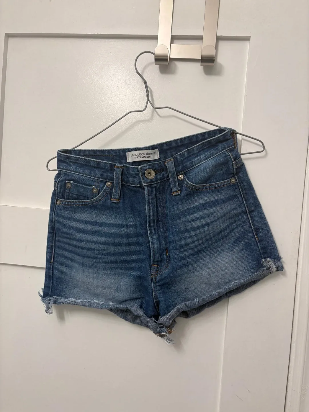 Chouchou denim by C-SEVENTEEN Shorts thumbnail