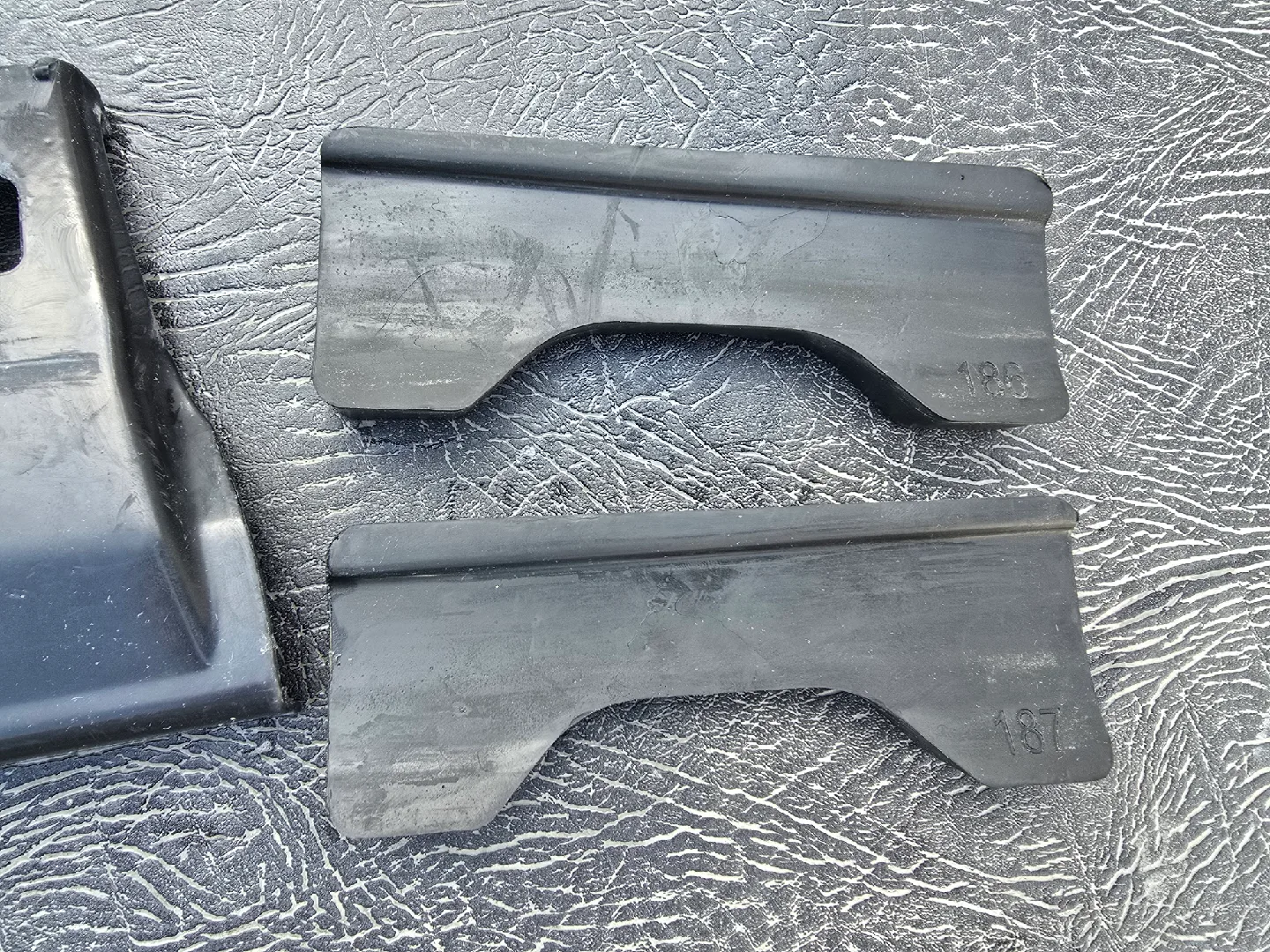 Thule KIT 5074 Roof Rack Mounting Kit image indicator(4)