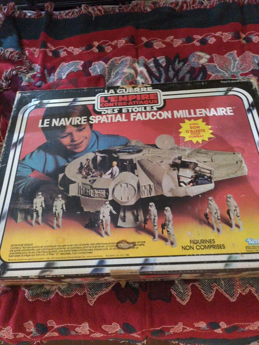 Vintage Star Wars Millennium Falcon Spaceship image indicator(2)