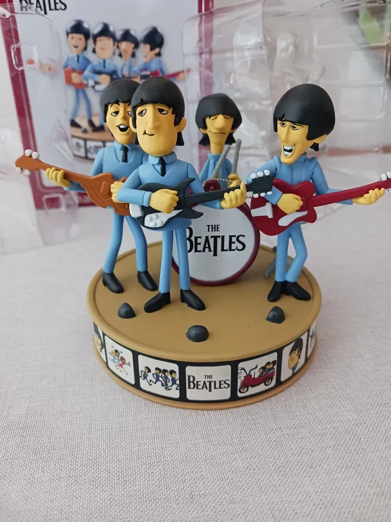 The Beatles Ornament Collectible 2008 Carlton Cards 147