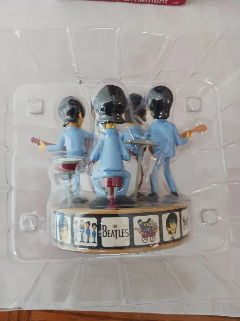 The Beatles Ornament Collectible 2008 Carlton Cards 147 image indicator(3)