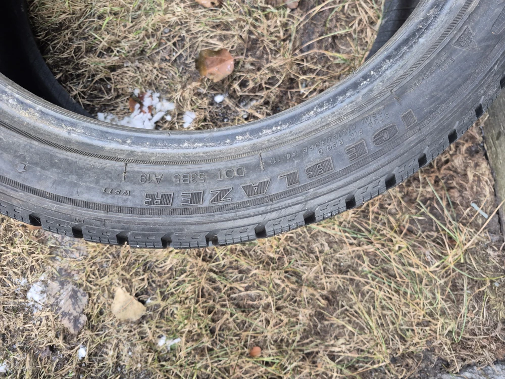Laufenn I FIT IZ LW71 Winter Tire 215/45R17 - photo 5