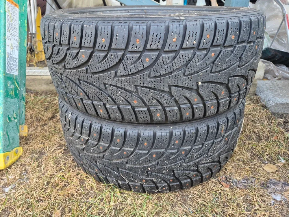 Laufenn I FIT IZ LW71 Winter Tire 215/45R17 image indicator(9)