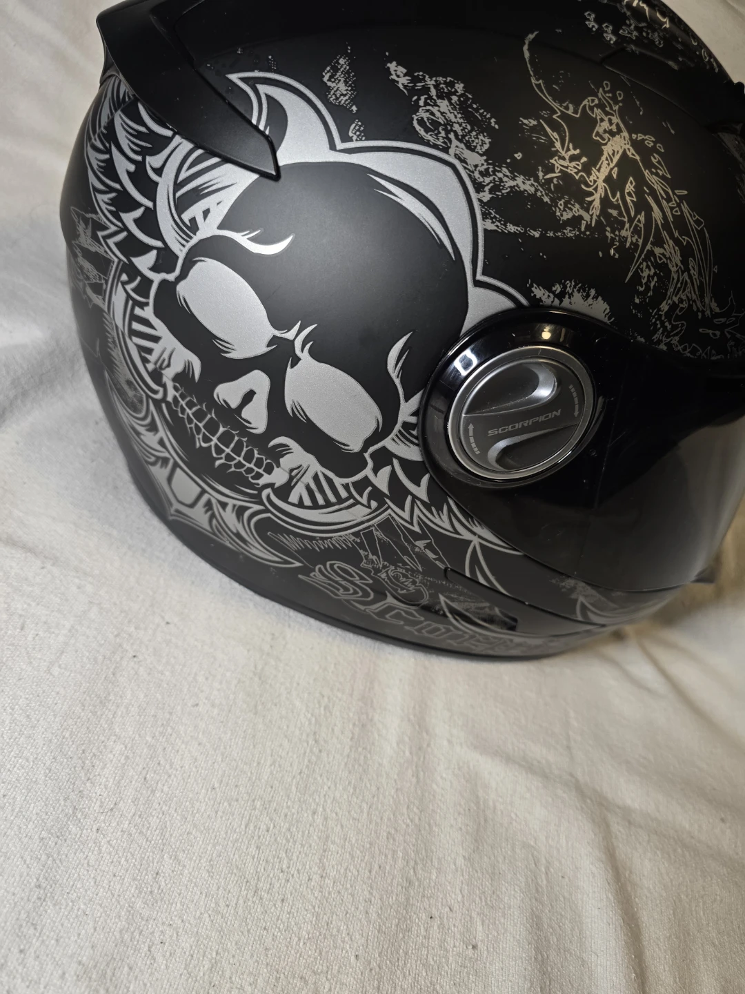Scorpion Motorcycle Helmet - Size L - photo 4
