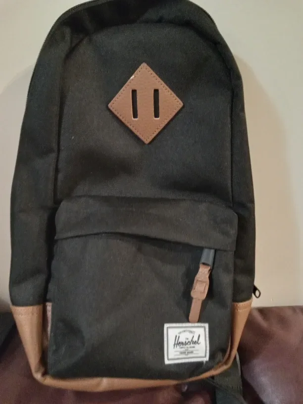 Herschel Black Backpack image indicator(2)