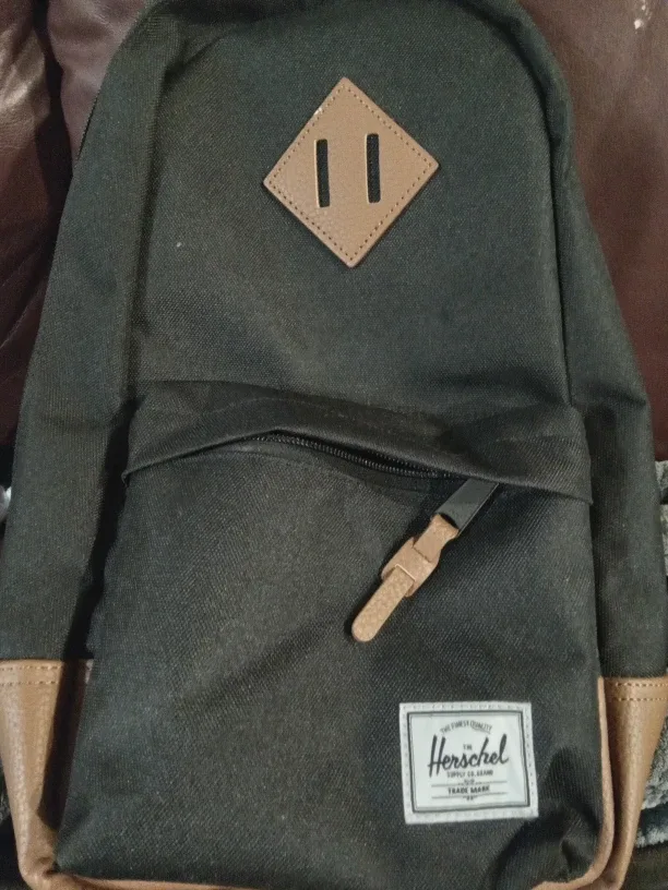 Herschel Black Backpack image indicator(3)