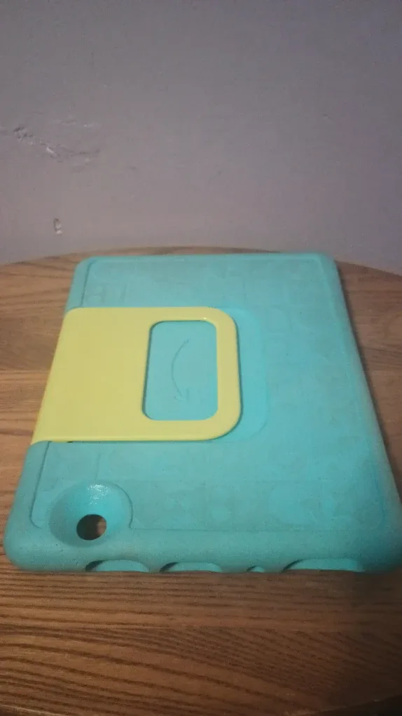 Amazon Fire HD 10 (11th generation) Tablet with Kid-Proof Case image indicator(4)