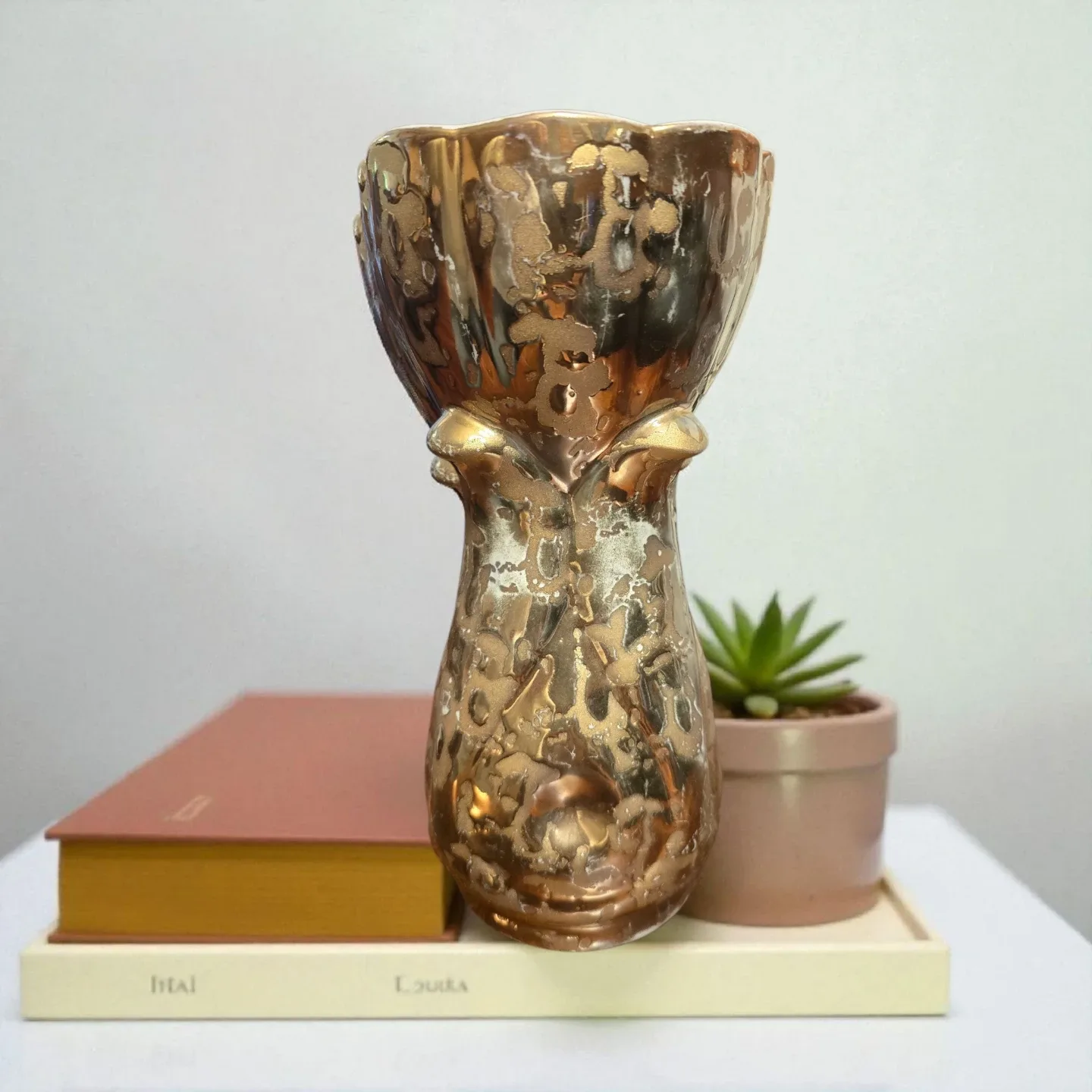 24 KT. Gold Vase - Made in USA image indicator(2)