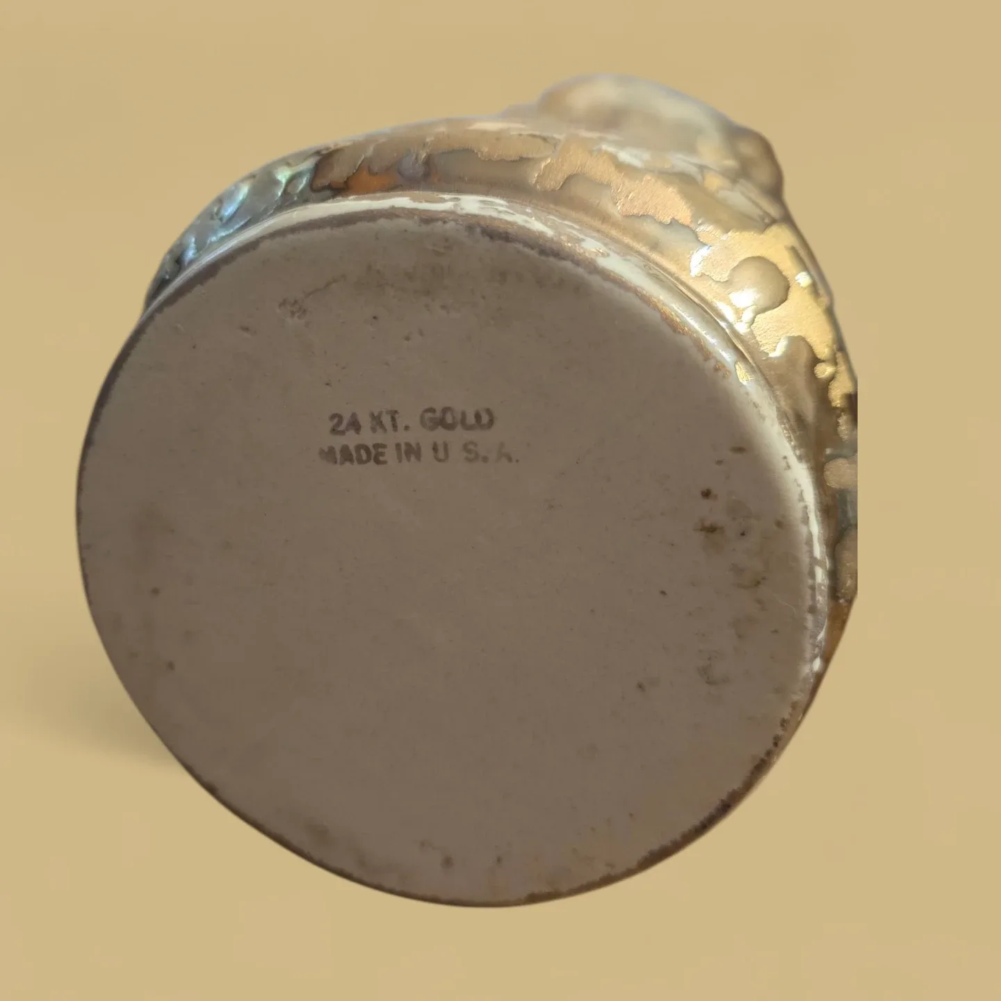 24 KT. Gold Vase - Made in USA image indicator(3)