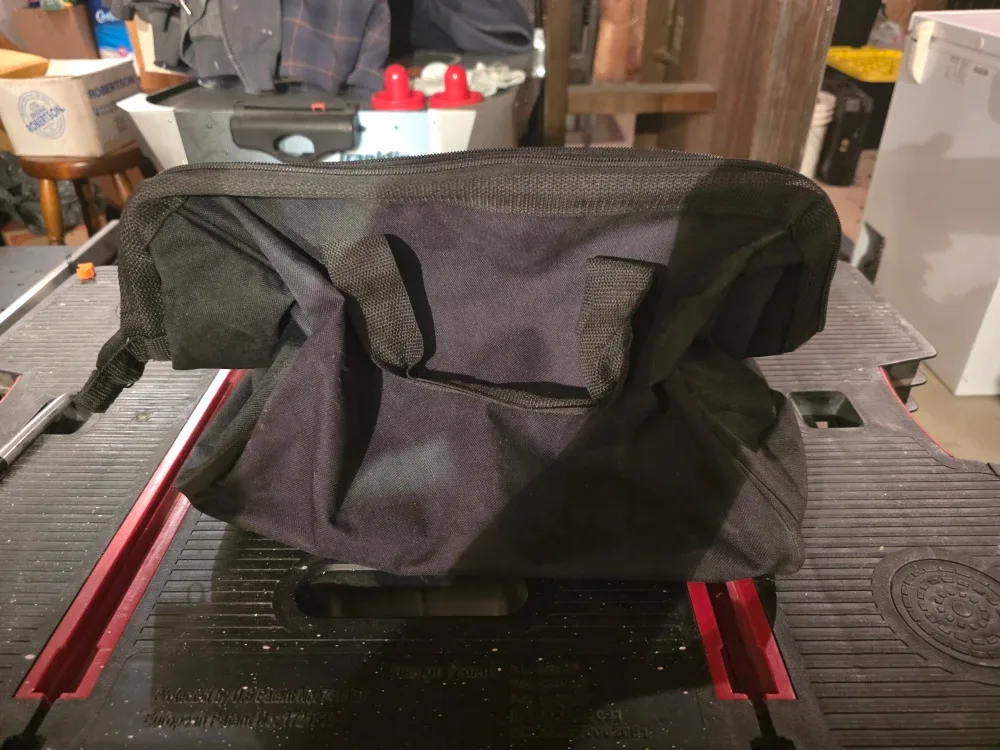 DeWalt Tool Bag - Black & Yellow image indicator(3)