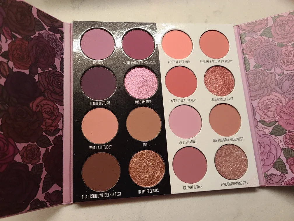 Give Me Glow Cosmetics Two Moods Eyeshadow Palette