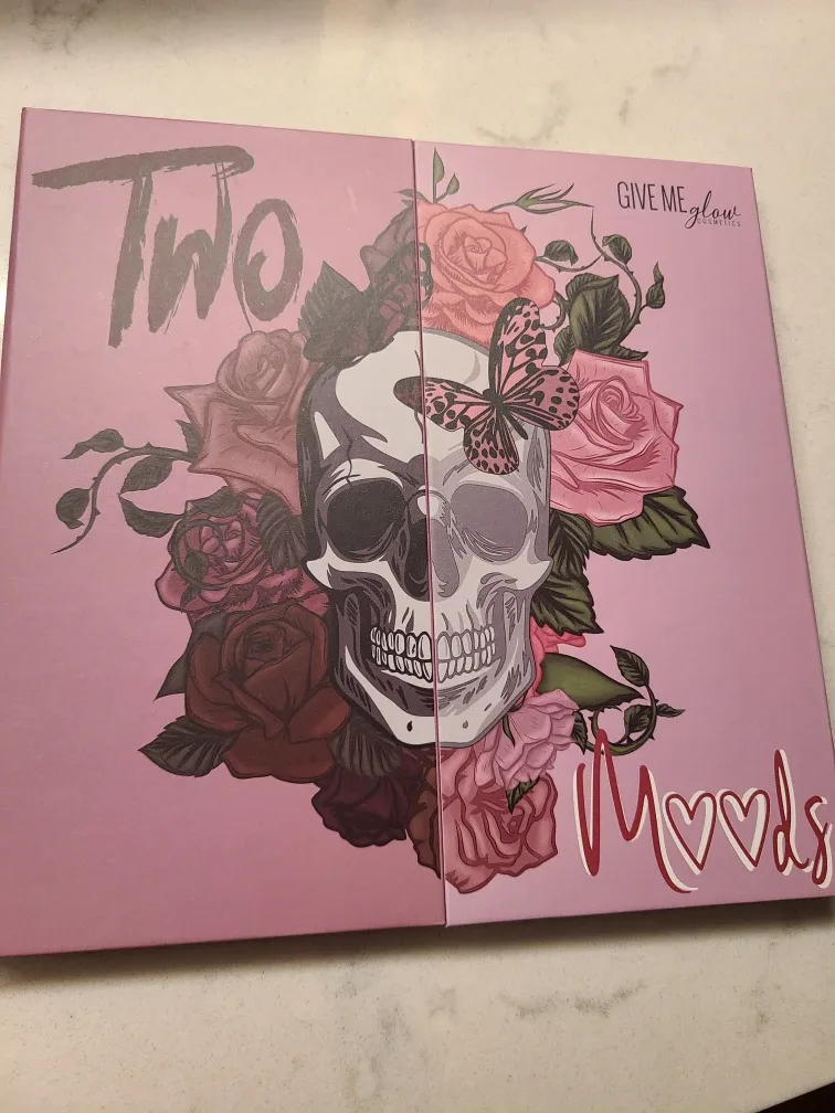 Give Me Glow Cosmetics Two Moods Eyeshadow Palette image indicator(4)