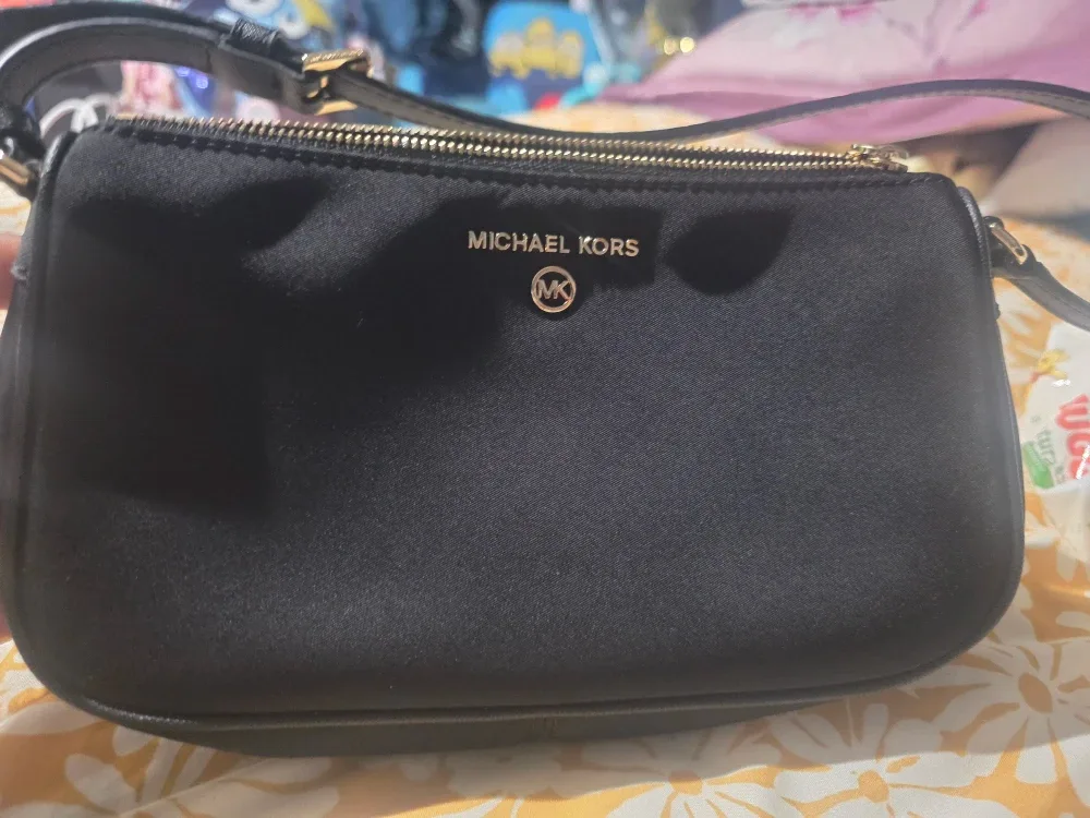 Michael Kors Black Shoulder Bag image indicator(9)