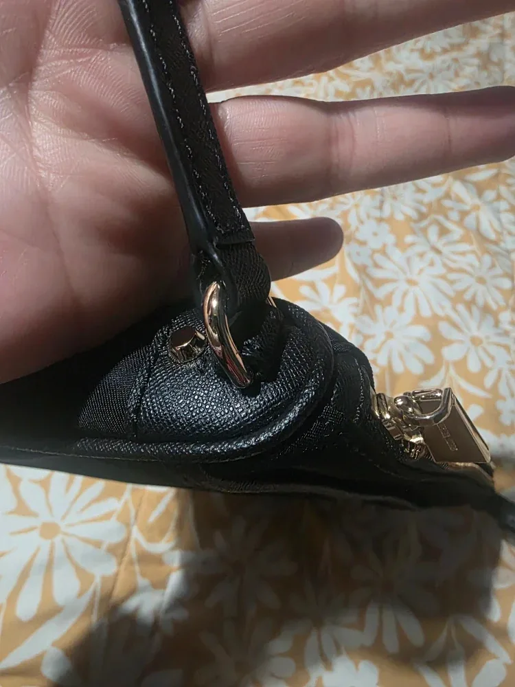 Michael Kors Black Shoulder Bag image indicator(10)