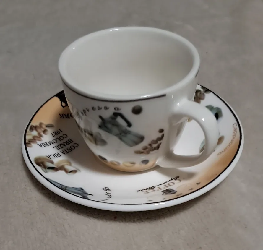 New Café Espresso Cup & Saucer Set