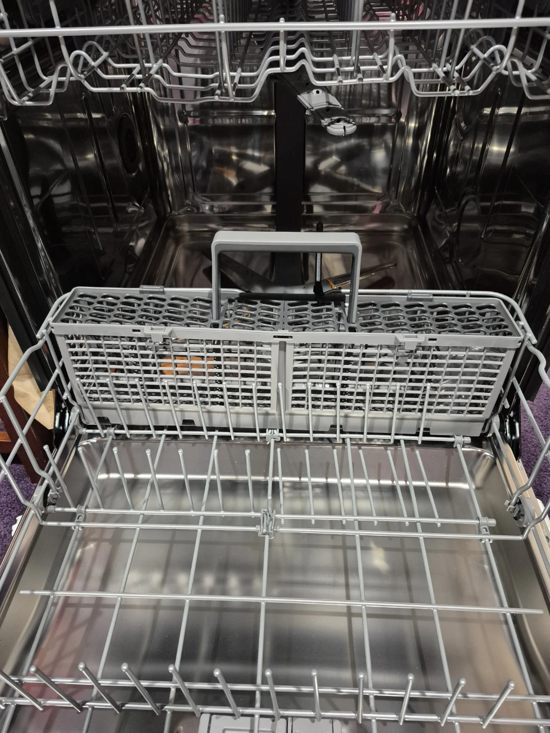 LG Inverter Direct Drive Dishwasher - photo 3