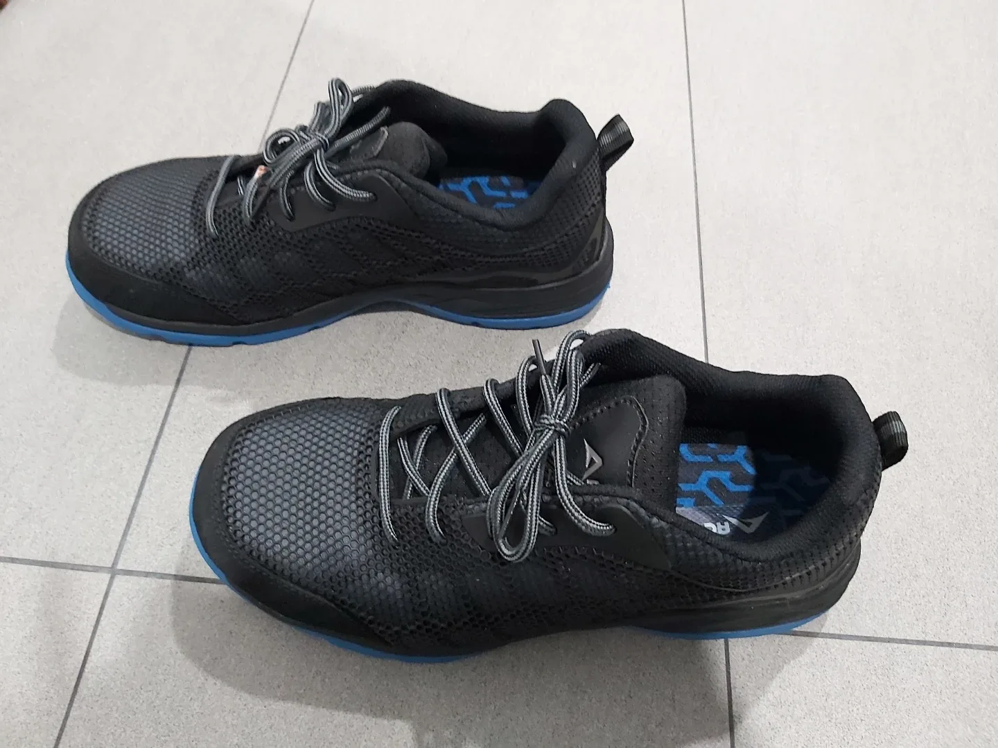 Acton Profusion Black Running Shoes - Size 10 image indicator(2)