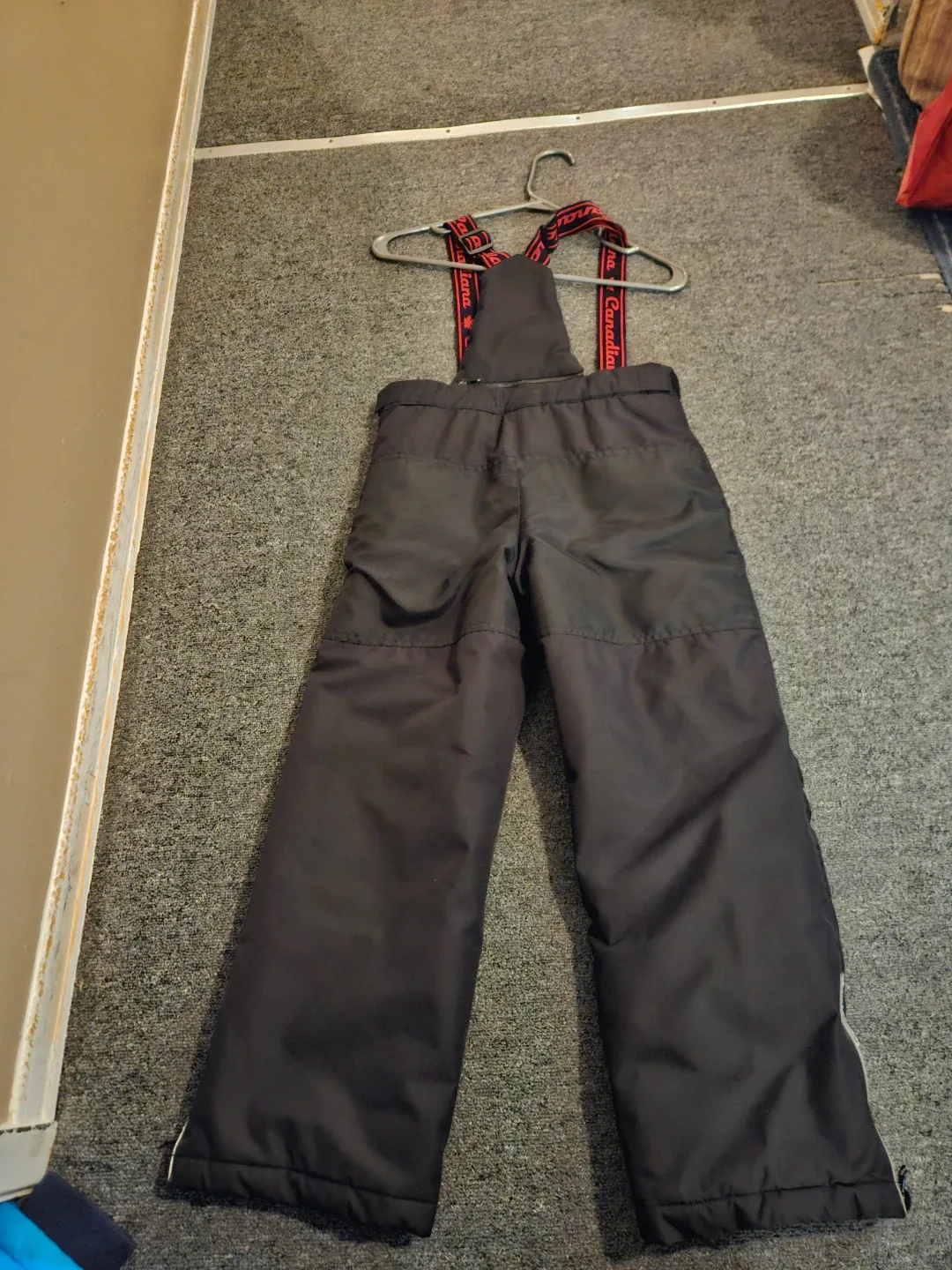 Canadiana Kids' Snowsuit Set - Size M (7/8) image indicator(8)