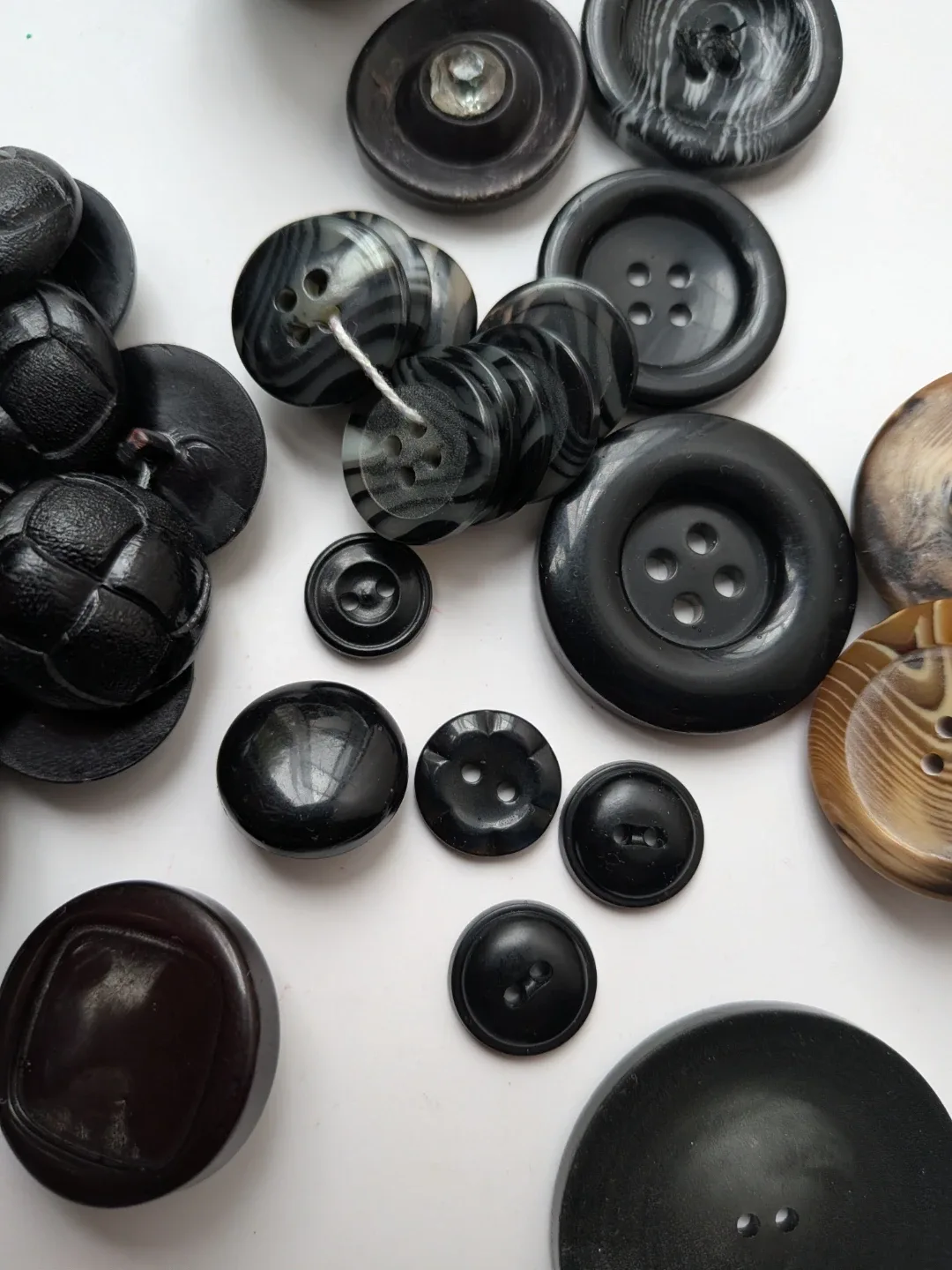 Mixed Lot of vintage Buttons: Black & Brown image indicator(3)