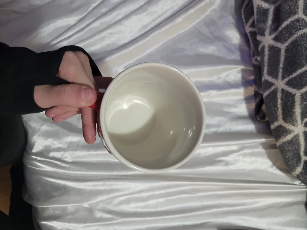 Red Mug with Hearts image indicator(3)