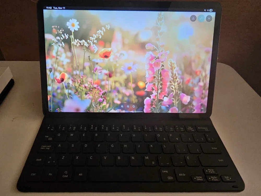 galaxy tab s8 + keyboard