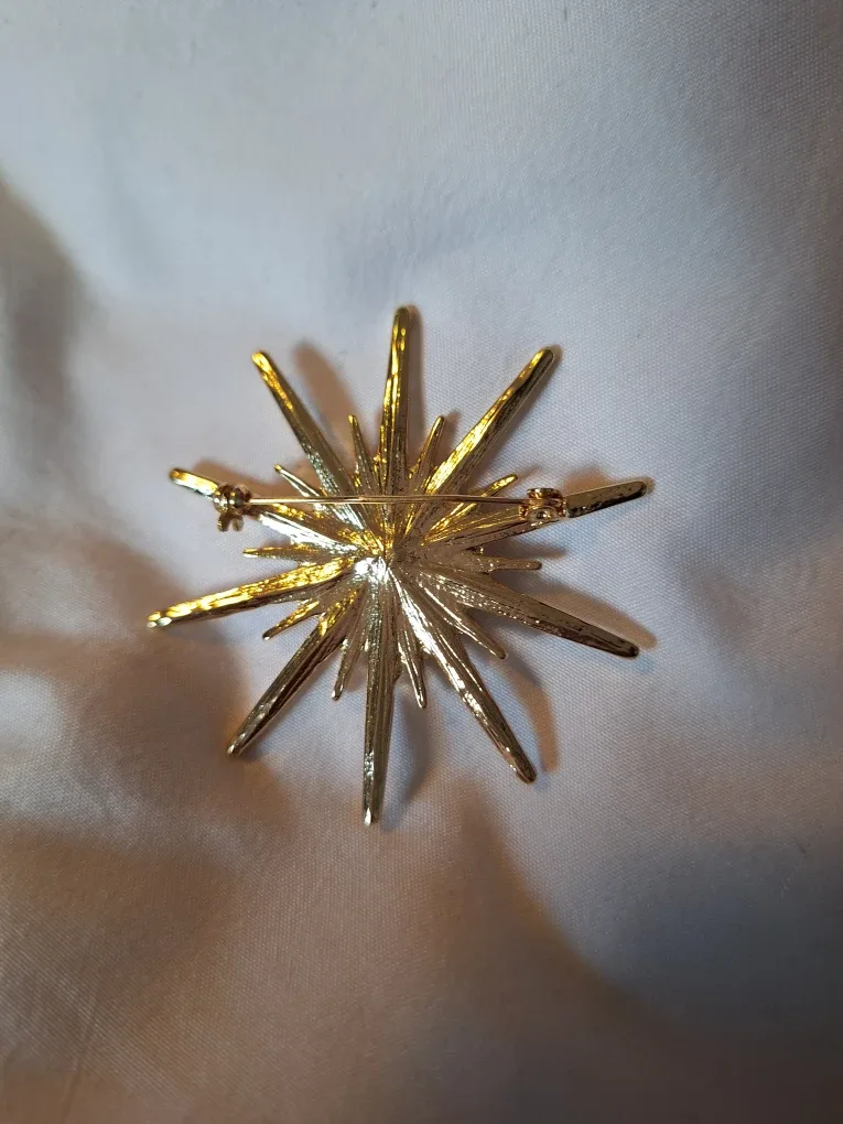 Starburst Brooch - Gold Tone image indicator(2)