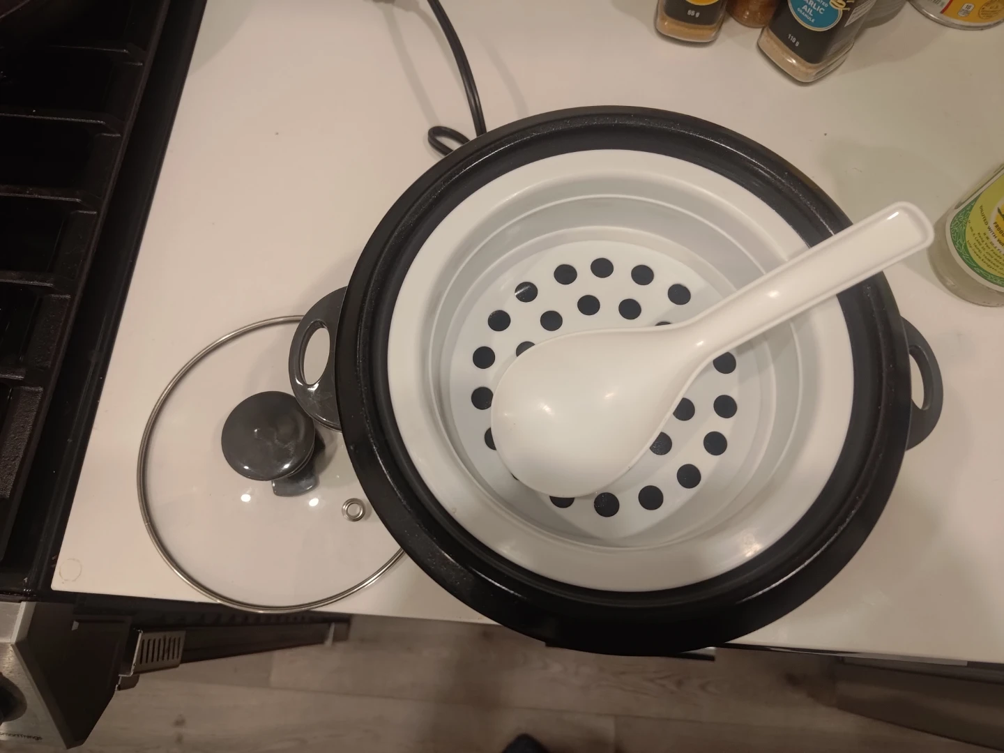 Starfrit Electric Rice Cooker - Like New! - photo 2
