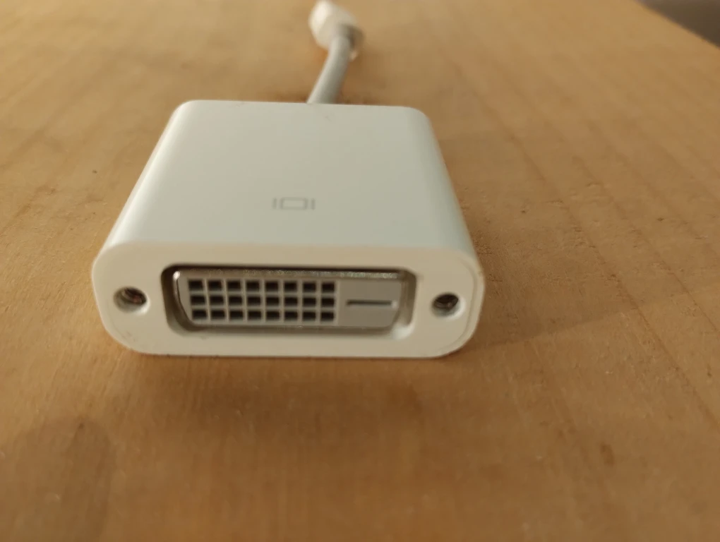 Apple DVI Adapter - photo 3