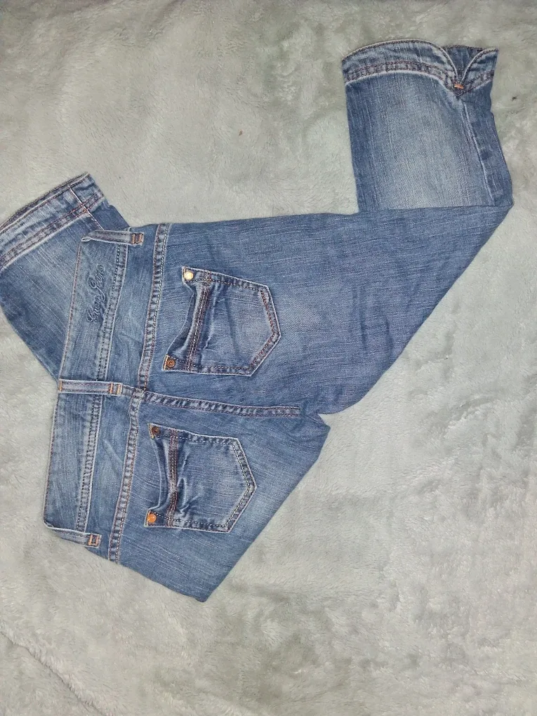 Guess Capri Jeans - Size 29 image indicator(2)
